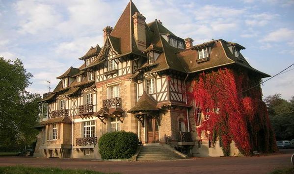 Rambouillet : le Vieux Moulin -ancien Institut International de Rambouillet